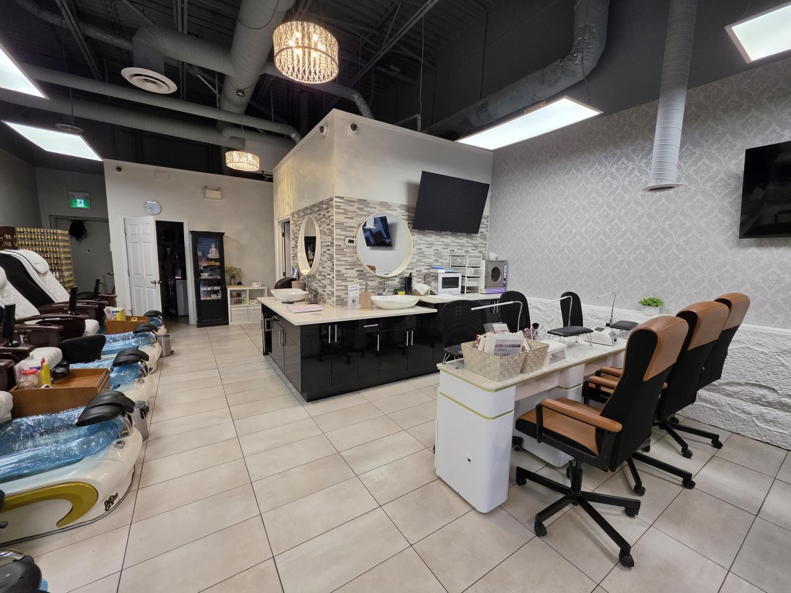 16248  Ellerslie Rd SW — photo 4