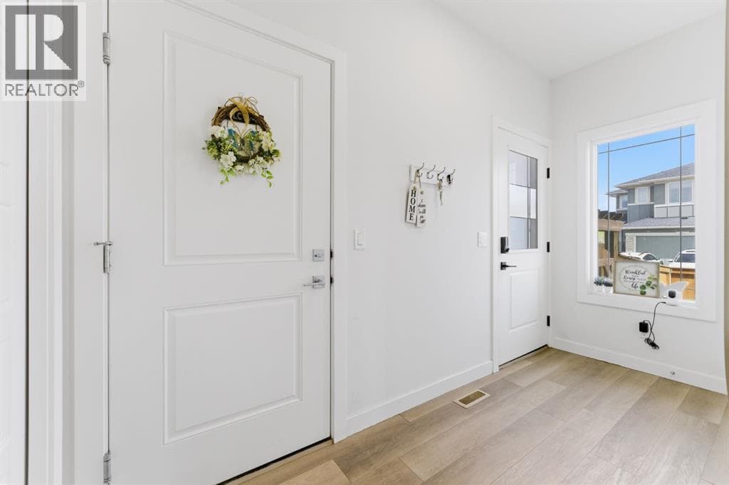 936 Langholm Drive SE — photo 3
