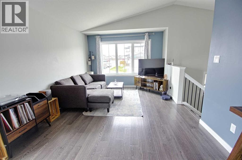 643 Moonlight Lane W — photo 3