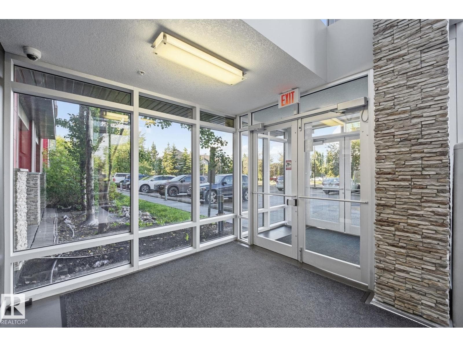 #211 2590 ANDERSON WY SW — photo 4