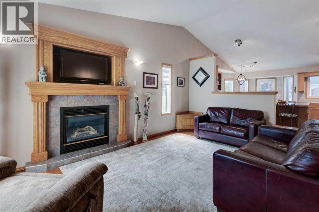 3 Strathmore Lakes Bay — photo 2
