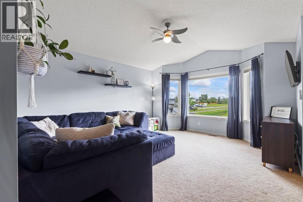 303 Railway Point SE — photo 5