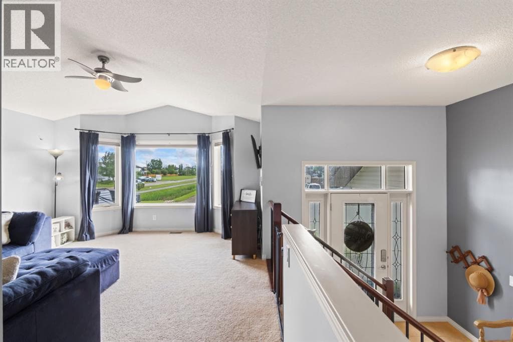 303 Railway Point SE — photo 4