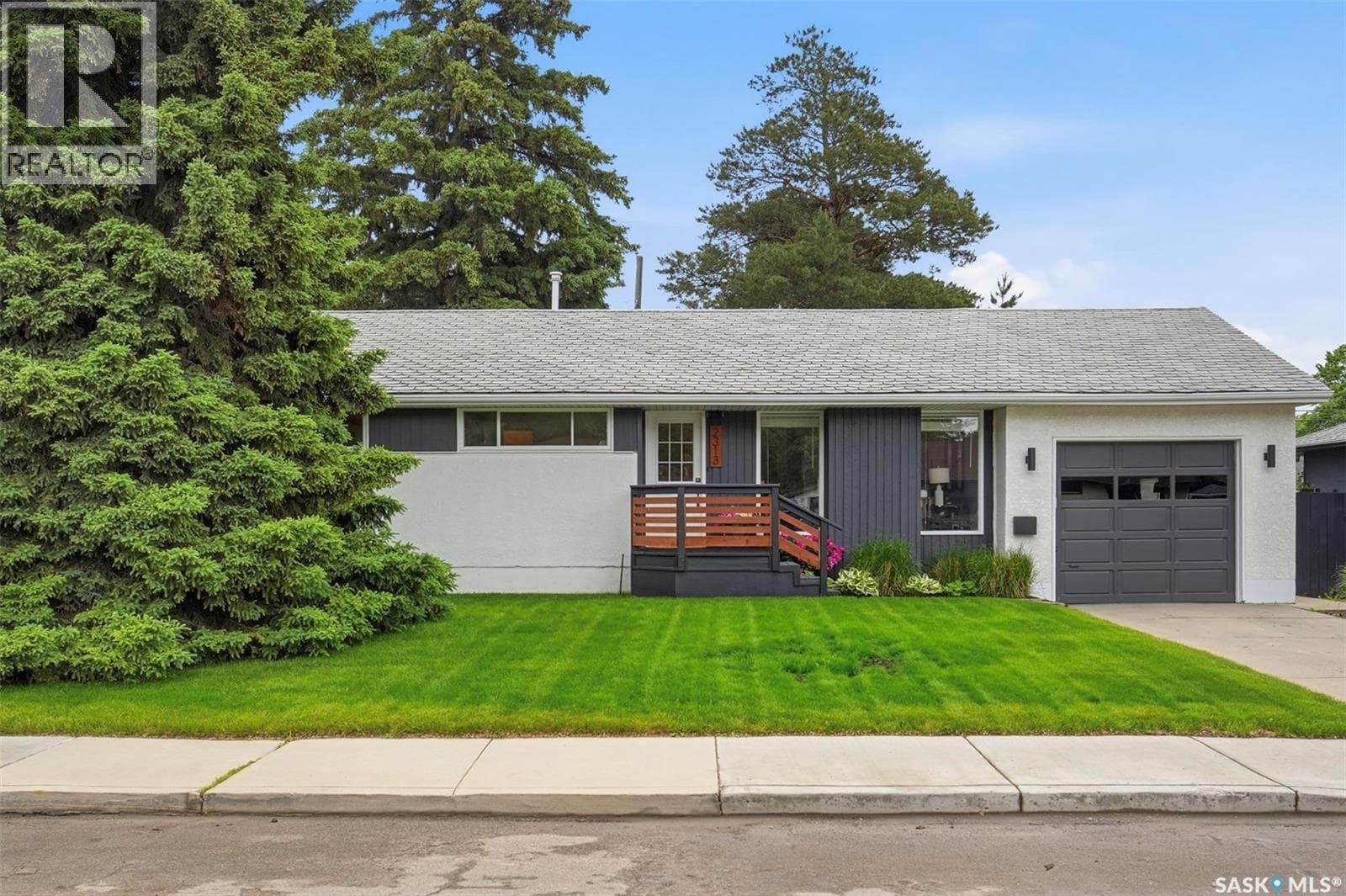 2313 Dufferin AVENUE — photo 2