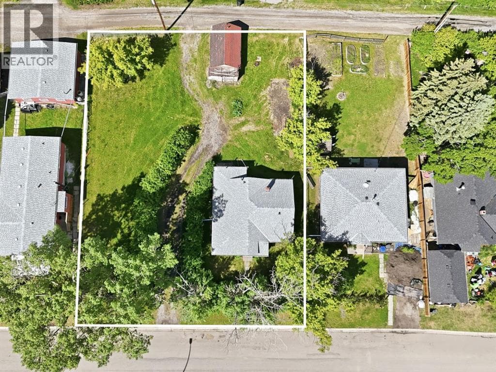 509 1 Street SE — photo 2