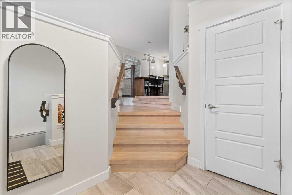 14 Village Crescent — photo 2
