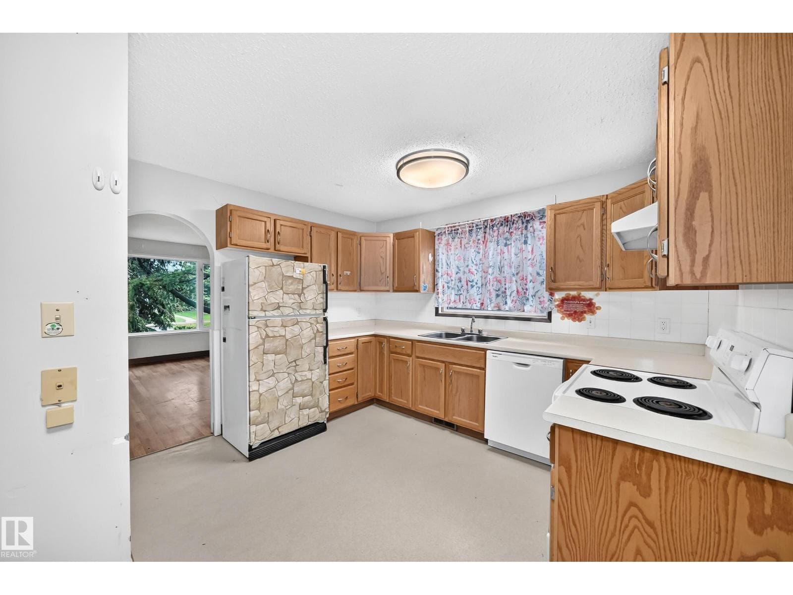 1816 48 ST NW — photo 4
