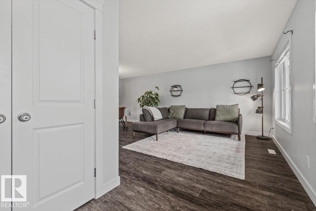 2043 GRAYDON HILL CR SW — photo 3