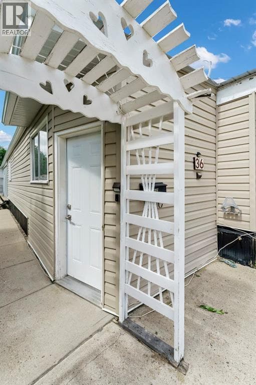 36, 2460 Southview Drive SE — photo 5