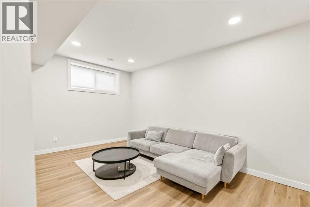 12 Vincent Gate — photo 4