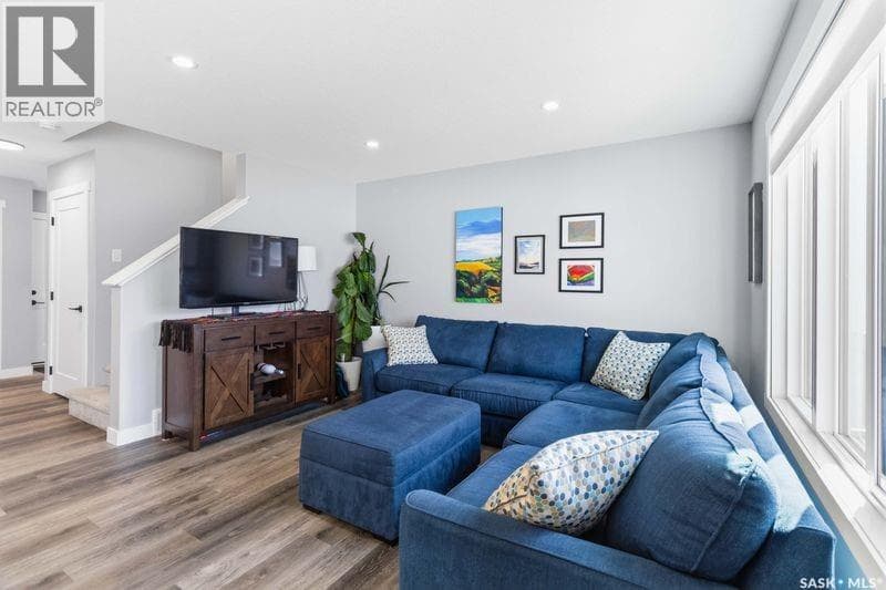 212 Myles Heidt LANE — photo 4