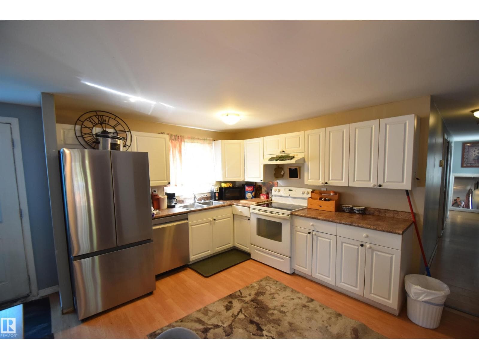 5414 54 street — photo 2