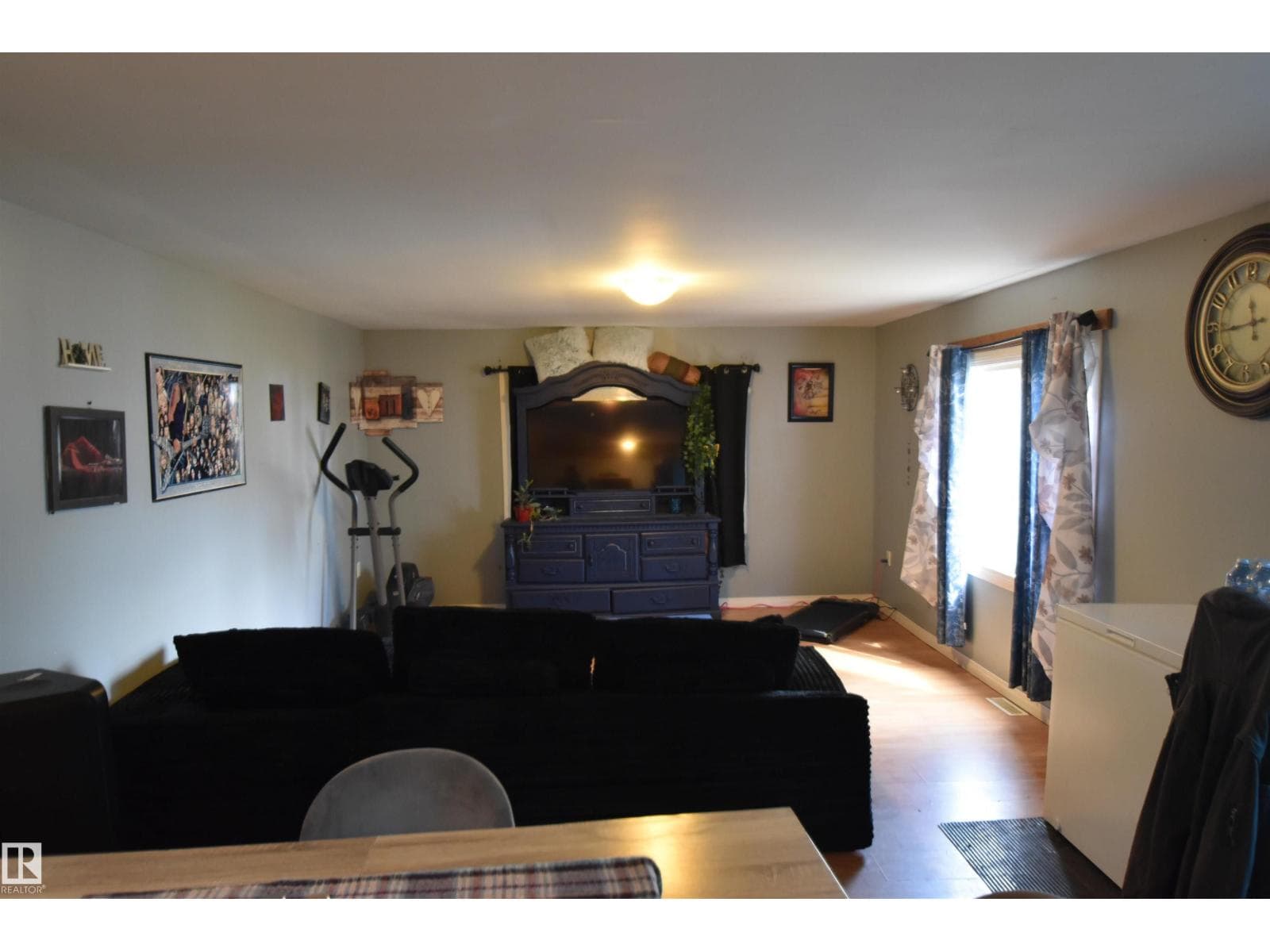 5414 54 street — photo 3