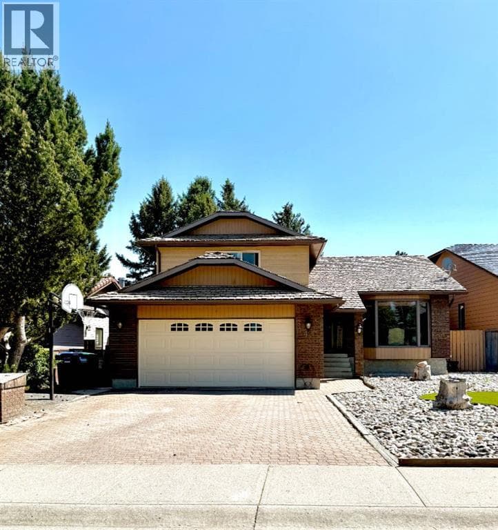 42 Ridgewood Boulevard W