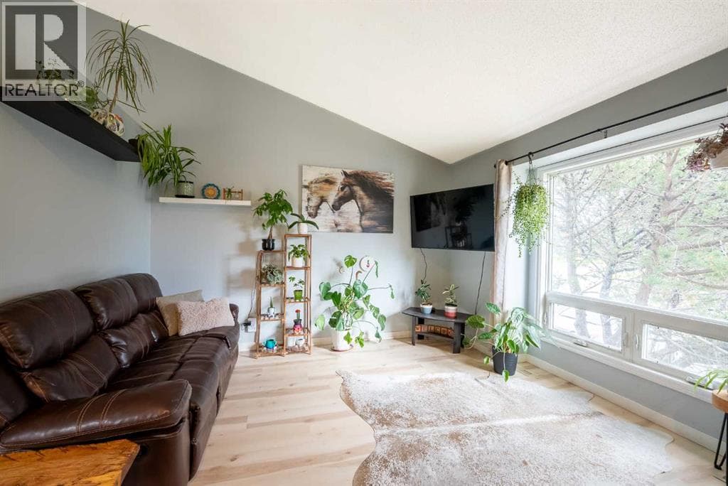 23 Dakota Road W — photo 3