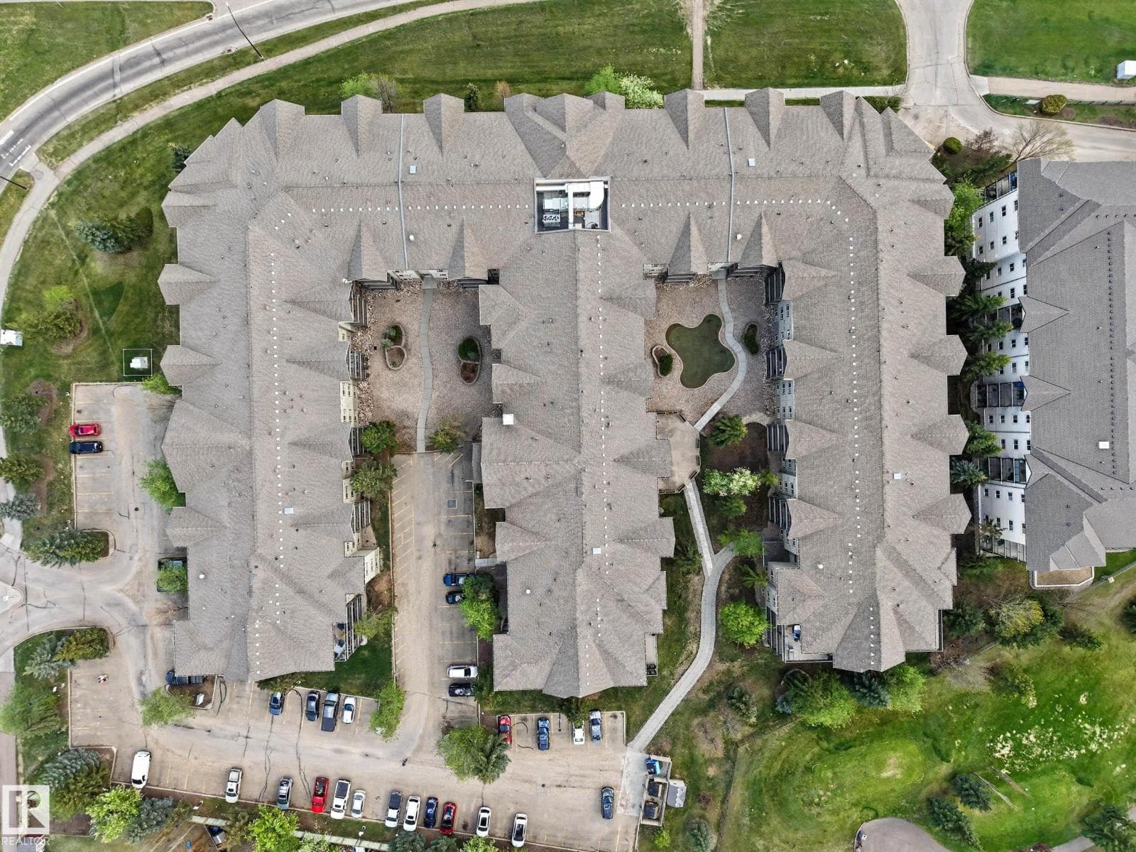 #221 279 SUDER GREENS DR NW — photo 3