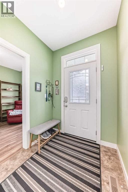 12 Beardsley Crescent — photo 2