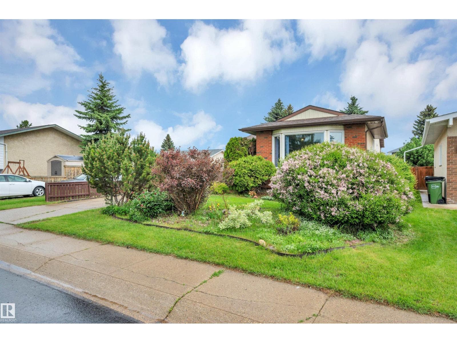 4524 20A AV NW — photo 2