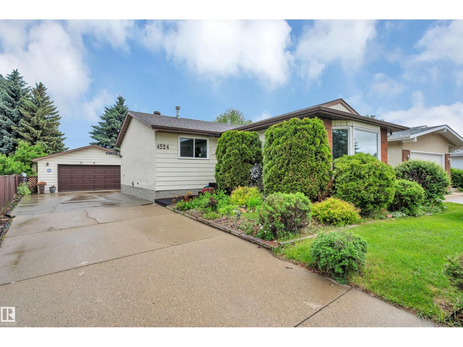 4524 20A AV NW — photo 5