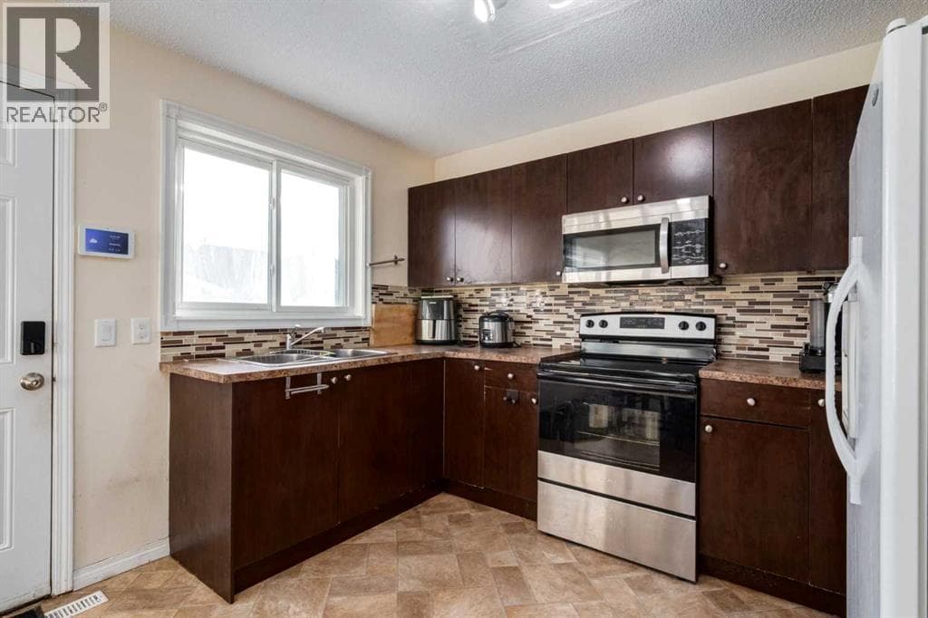 150 Martinbrook Road NE — photo 5