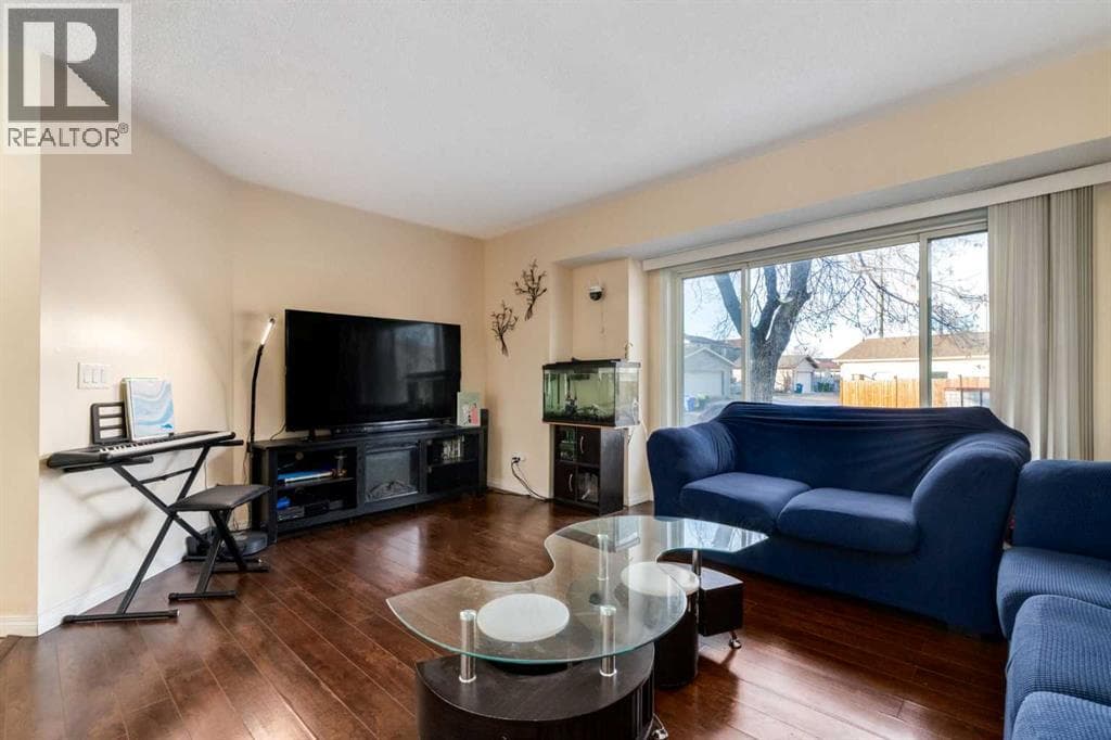 150 Martinbrook Road NE — photo 4