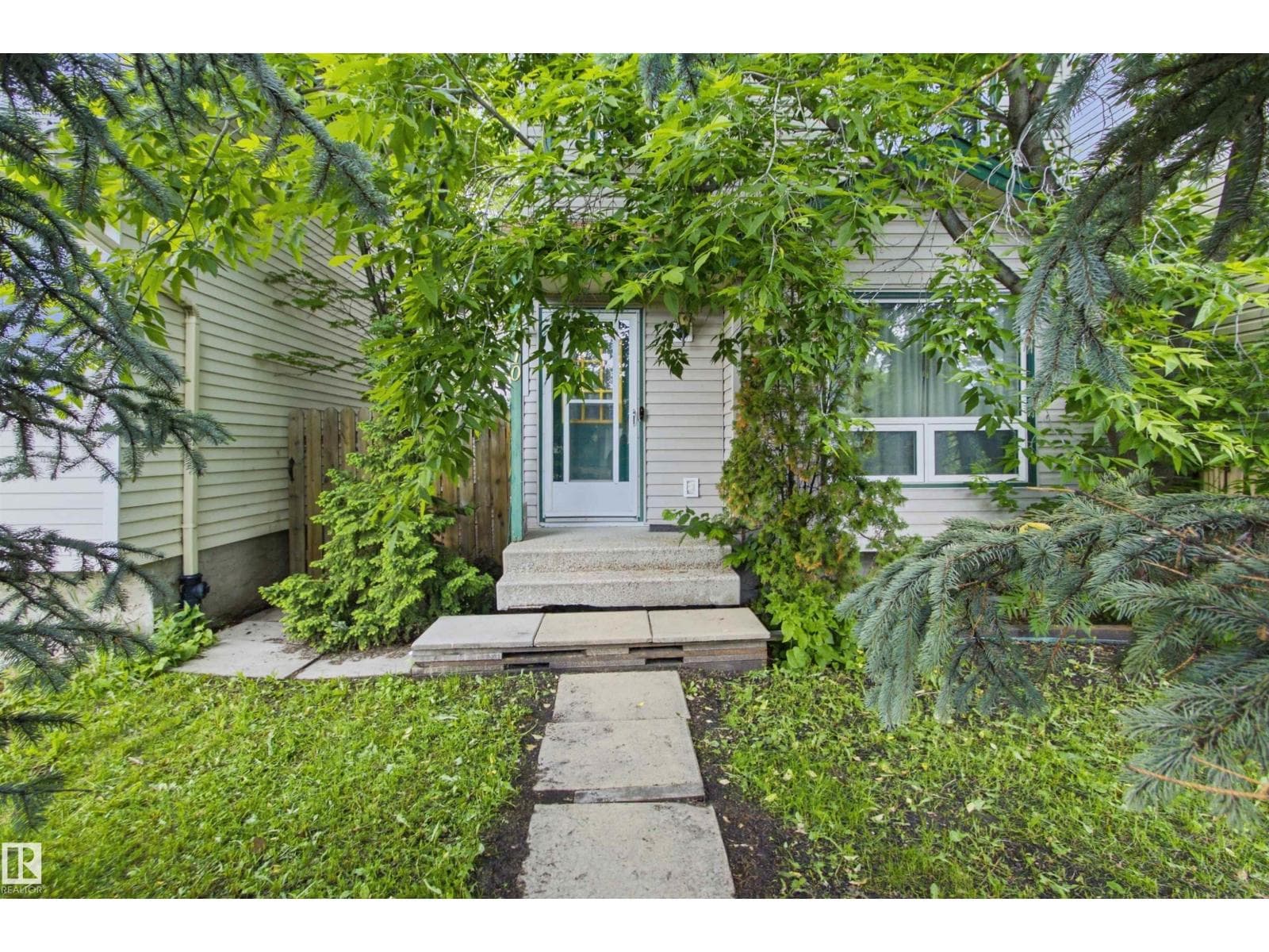 3310 48 ST NW — photo 3
