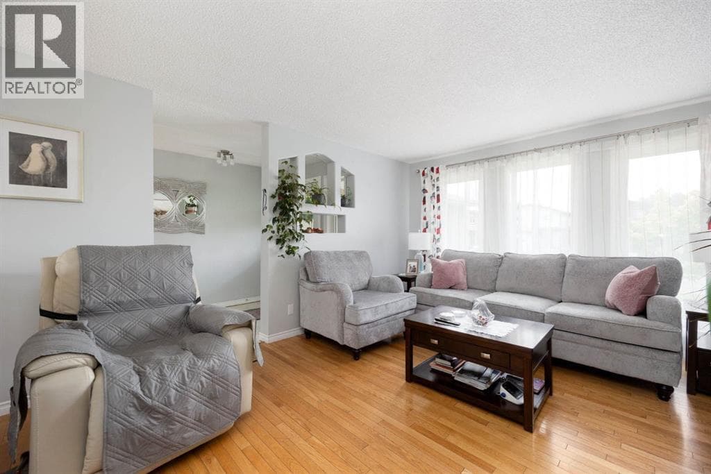 161 Beaton Place — photo 3