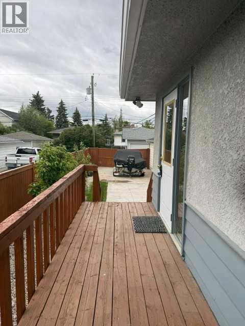 1613 22 Avenue NW — photo 5