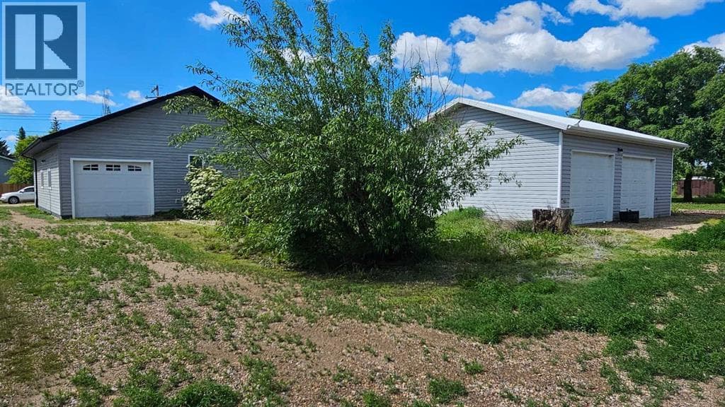 5112 52 Avenue — photo 4