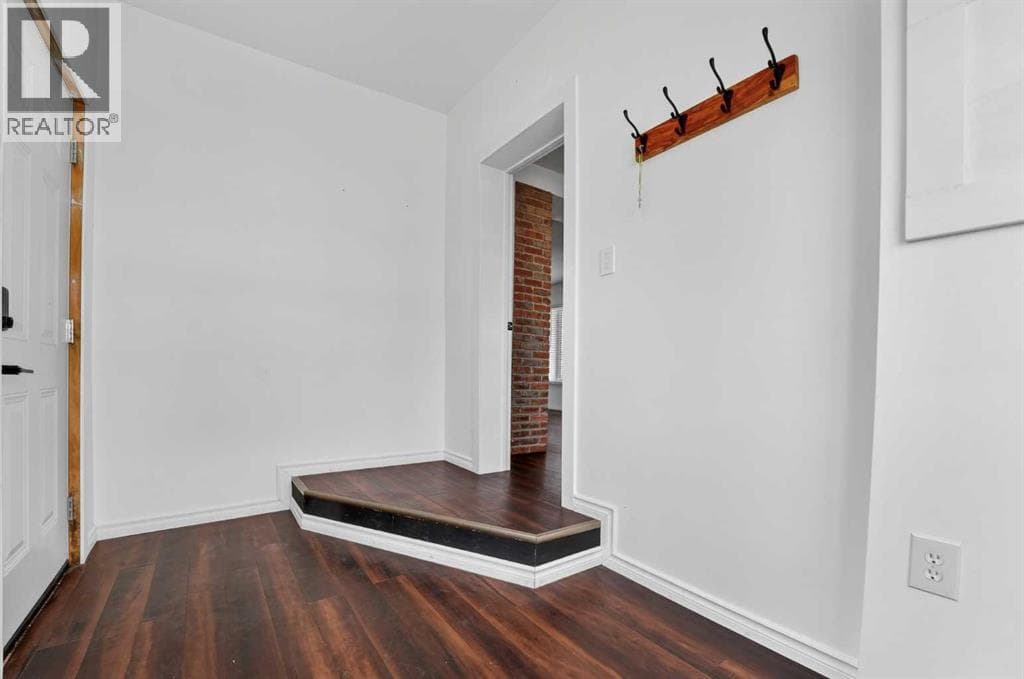 228 21 Street — photo 3