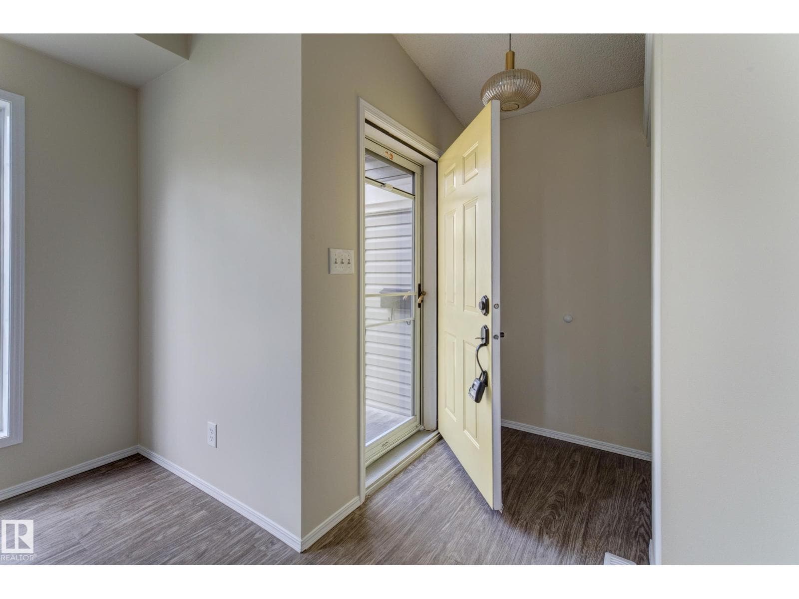1523 JARVIS CR NW — photo 3