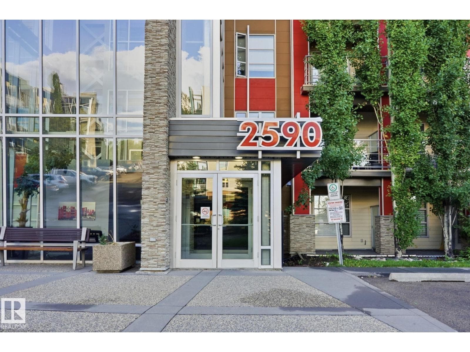 #211 2590 ANDERSON WY SW — photo 3