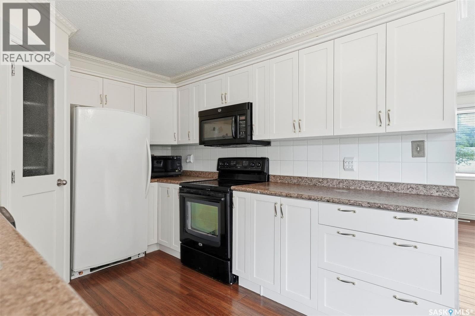 3 bed 2 bath single family at 526 McKercher DRIVE — $399,900 — photo 9