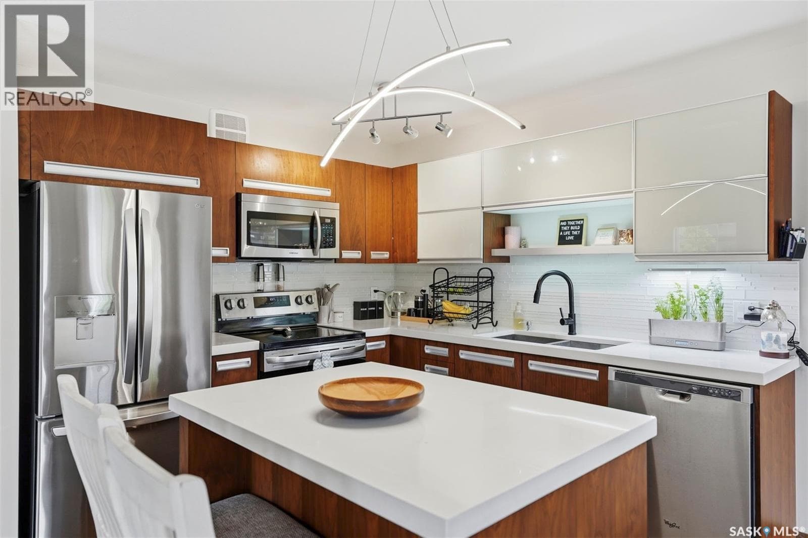 604 2012 Pohorecky CRESCENT — photo 4