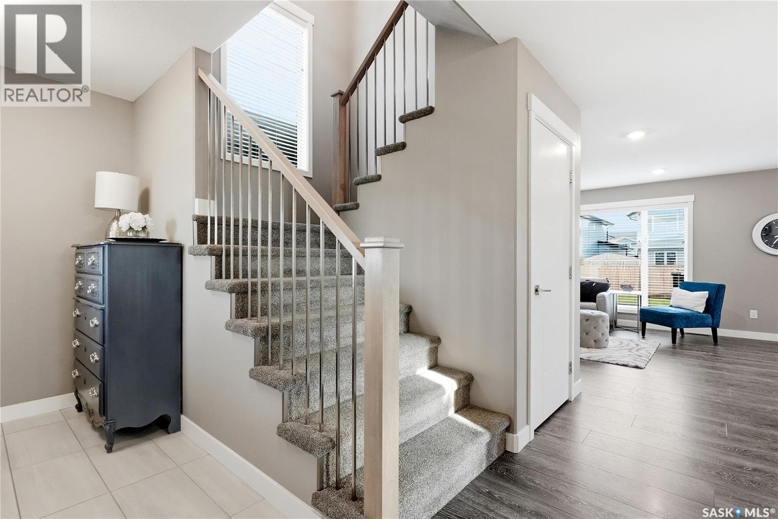 323 Cowan CRESCENT — photo 4