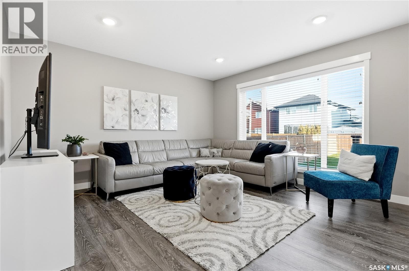 323 Cowan CRESCENT — photo 5