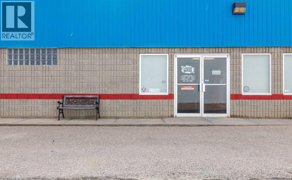 6104 67a Street — photo 5