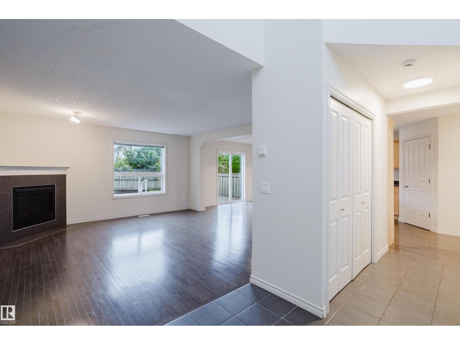 4607 205 ST NW — photo 3