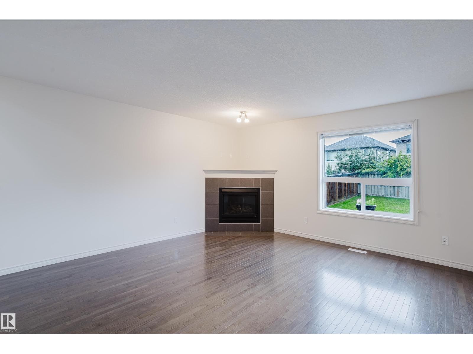 4607 205 ST NW — photo 5