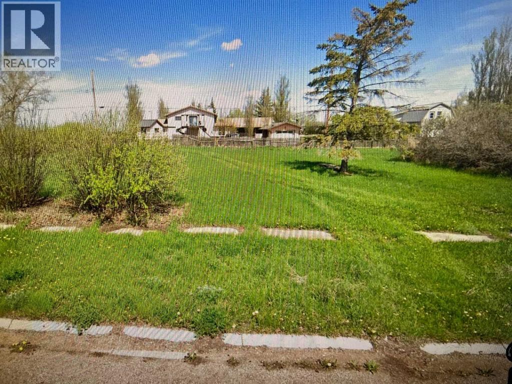 142 1 Avenue W — photo 3