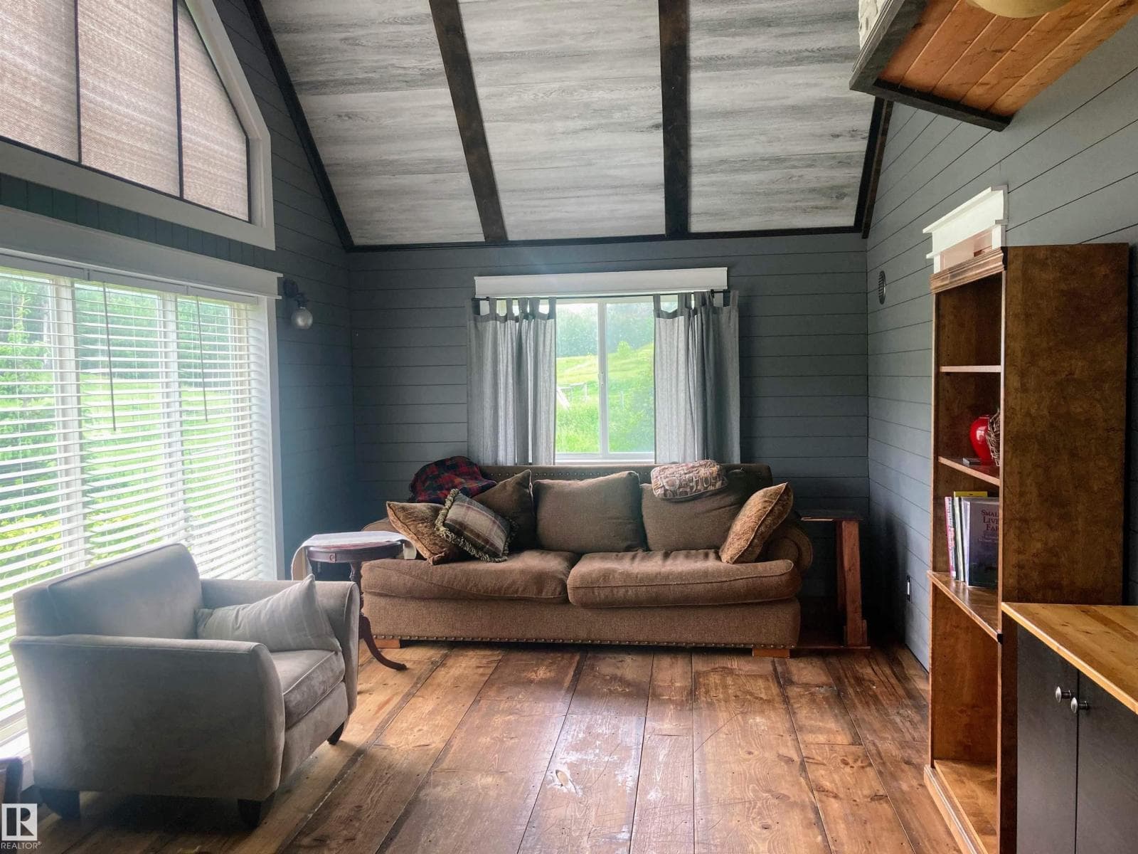 6129 TWP ROAD 540 — photo 3