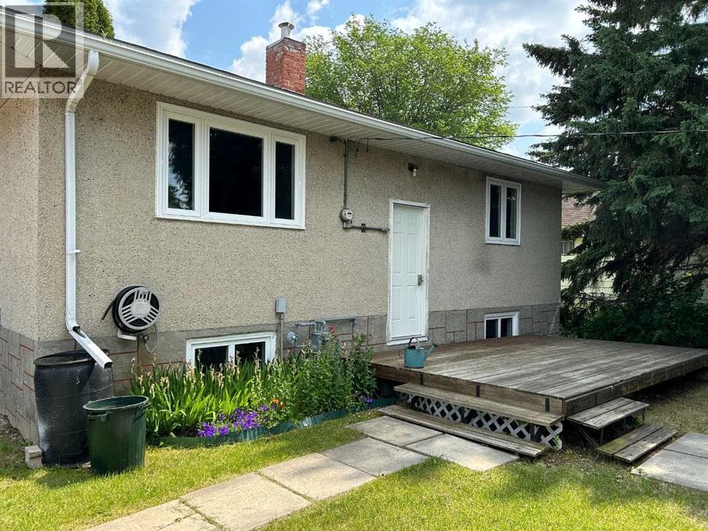 4708 49 Street — photo 3