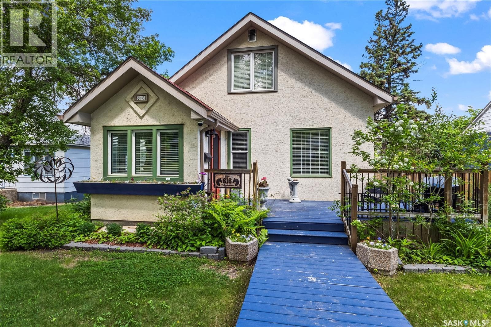 616 20th STREET W