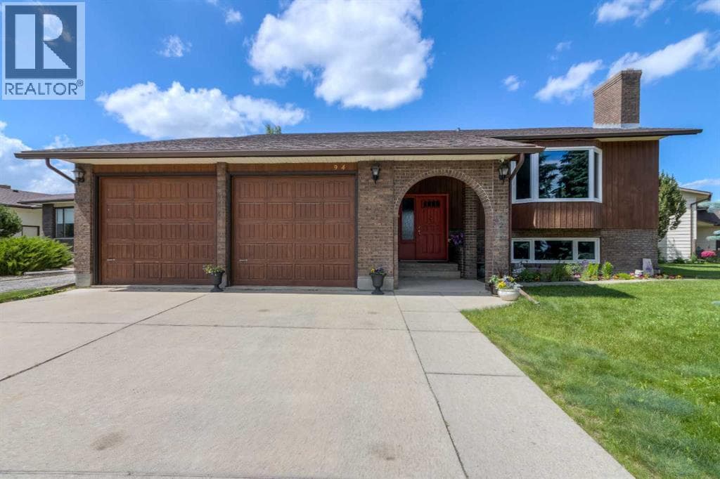 94 Elm Crescent S