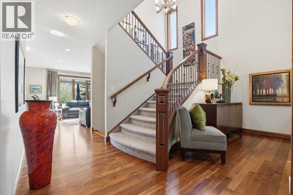 12 Aspen Cliff Close SW — photo 4