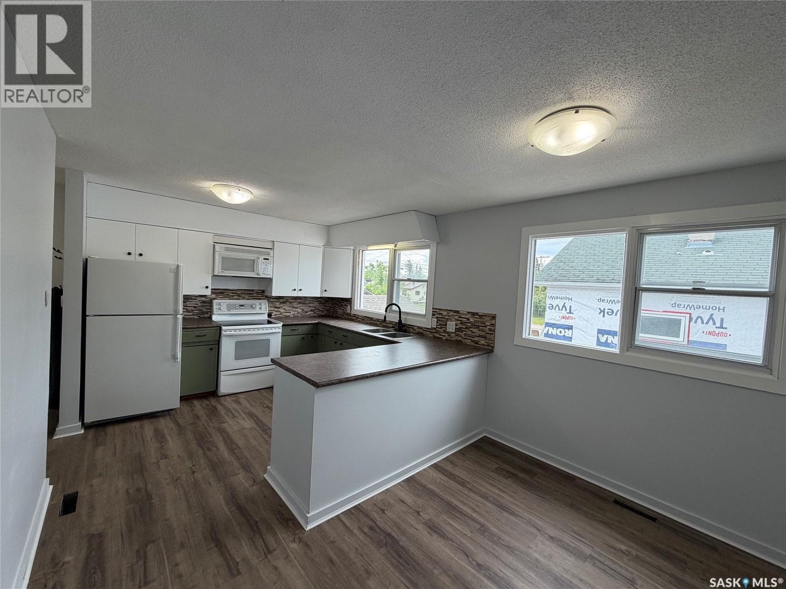 118 Hudson STREET — photo 3