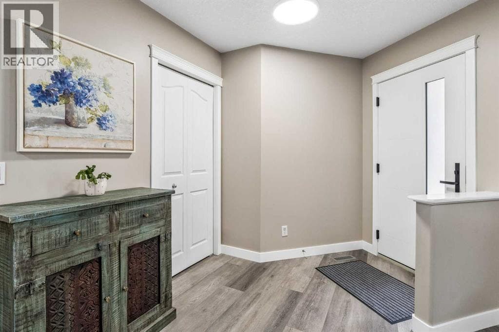 90 Royal Oak Grove NW — photo 4