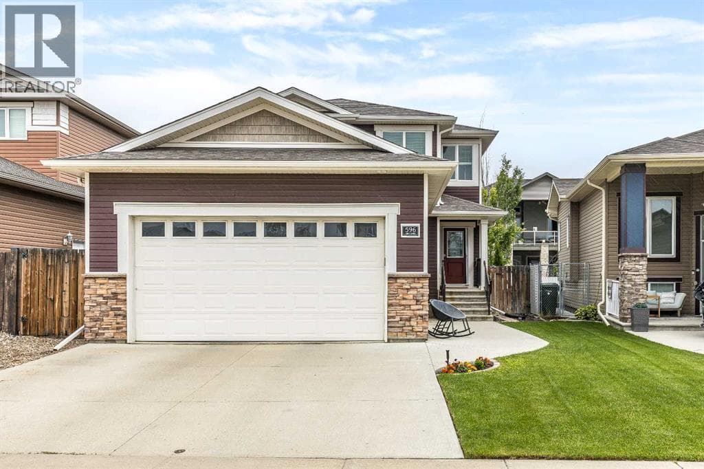 596 Vista Drive SE