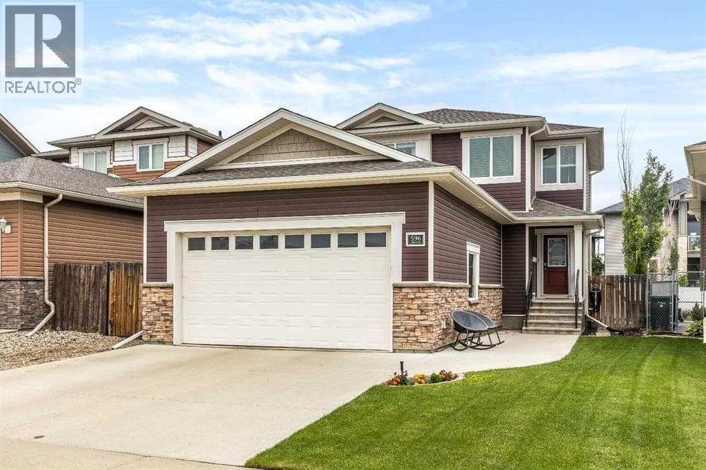 596 Vista Drive SE — photo 2