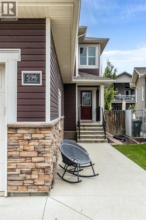 596 Vista Drive SE — photo 3